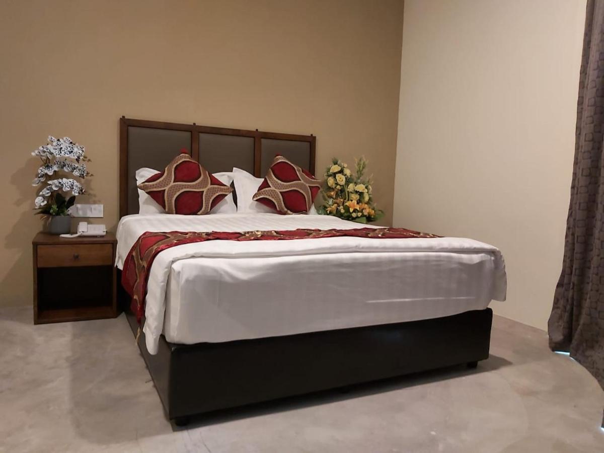 Kb Hotel Кепала Батас Экстерьер фото